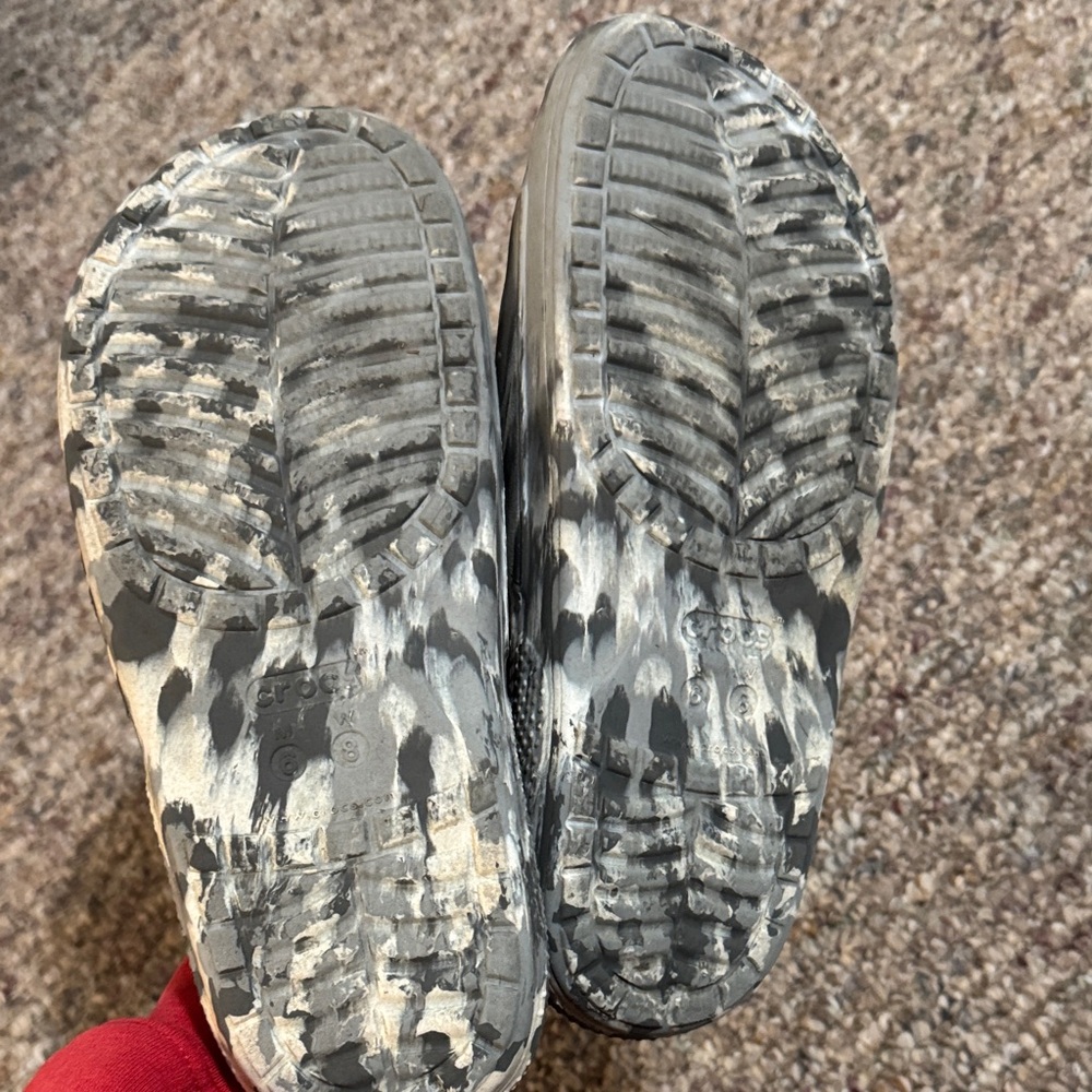 CROCS Marble Pattern Slide Sandals - Picture 2 of 3